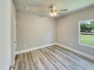 No HOA and located right on the Tanglewood Golf Course! This on Tanglewood Golf Club in Florida - for sale on GolfHomes.com, golf home, golf lot
