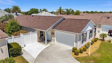 Under contract-accepting backup offers. ^^TURNKEY ^^NEW ROOF^^ 3 on The Links of Spruce Creek in Florida - for sale on GolfHomes.com, golf home, golf lot