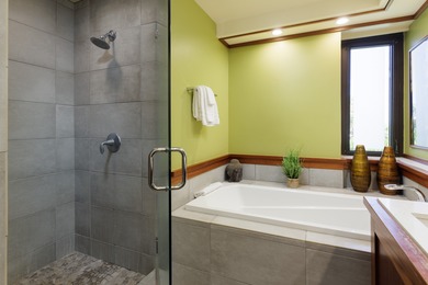 Mauna Lani Point J201 is a beautiful 1BR 1.5BATH unit on the on Mauna Lani Resort Golf Course in Hawaii - for sale on GolfHomes.com, golf home, golf lot