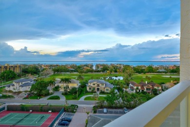 Rarely available and beautifully renovated 11th floor Penthouse on Links on Longboat Golf Club in Florida - for sale on GolfHomes.com, golf home, golf lot
