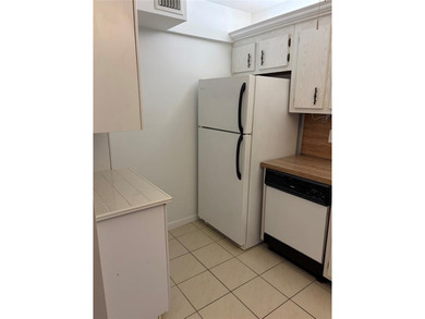 *Great area* Walk to Central Park with 21 clay tennis courts,2 on Jacaranda Golf Club in Florida - for sale on GolfHomes.com, golf home, golf lot