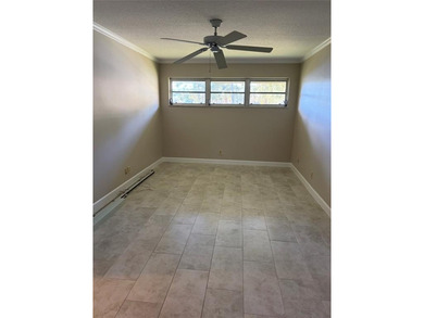 *Great area* Walk to Central Park with 21 clay tennis courts,2 on Jacaranda Golf Club in Florida - for sale on GolfHomes.com, golf home, golf lot