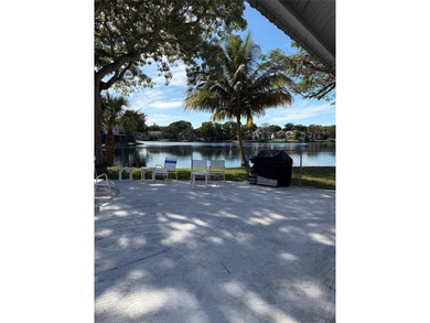 *Great area* Walk to Central Park with 21 clay tennis courts,2 on Jacaranda Golf Club in Florida - for sale on GolfHomes.com, golf home, golf lot