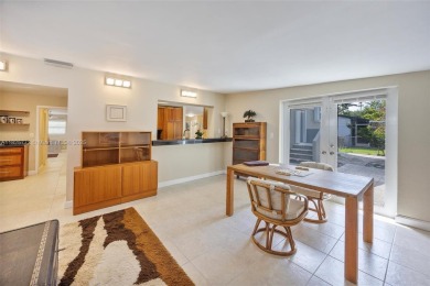 Welcome to your move-in-ready oasis in desirable Kendale South! on Killian Greens Golf Club in Florida - for sale on GolfHomes.com, golf home, golf lot