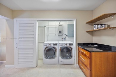 Welcome to your move-in-ready oasis in desirable Kendale South! on Killian Greens Golf Club in Florida - for sale on GolfHomes.com, golf home, golf lot