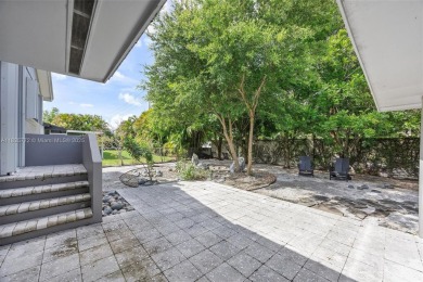 Welcome to your move-in-ready oasis in desirable Kendale South! on Killian Greens Golf Club in Florida - for sale on GolfHomes.com, golf home, golf lot