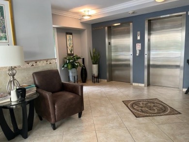 COME FOR THE VIEWS, STAY FOR THE LIFESTYLE! This spacious 3-bed on Oaks Country Club in Florida - for sale on GolfHomes.com, golf home, golf lot