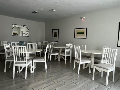 COME FOR THE VIEWS, STAY FOR THE LIFESTYLE! This spacious 3-bed on Oaks Country Club in Florida - for sale on GolfHomes.com, golf home, golf lot