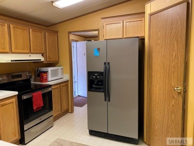 Great property in town, Mackay. 3 bd 2bth manufactured home with on River Park Golf Course and RV Pk in Idaho - for sale on GolfHomes.com, golf home, golf lot