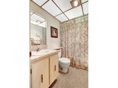 Clean and well maintained 2 Bedroom 2 Bath Condo , move- in on Kings Point Golf -Flanders Way in Florida - for sale on GolfHomes.com, golf home, golf lot