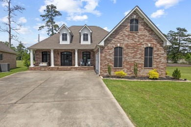 Welcome to your dream home on the green! Talk about a HOLE IN on Idylwild Golf Club in Texas - for sale on GolfHomes.com, golf home, golf lot