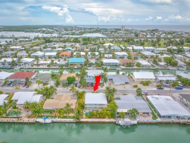 Fantastic 6 Bedroom, 4 Bath 3,248 sq. ft. waterfront pool home on Key Colony Beach Golf Course in Florida - for sale on GolfHomes.com, golf home, golf lot