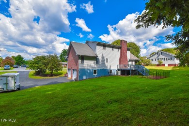 This gorgeous Cape Cod Colonial home is located in the heart of on Tri Cities Golf Club in Tennessee - for sale on GolfHomes.com, golf home, golf lot