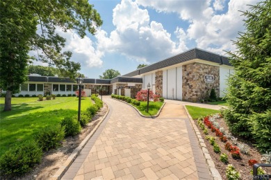 Beautiful End unit 2 Bedrooms 1.5 Baths 1 Car Garage and Heated on Leisure Village Golf Course in New York - for sale on GolfHomes.com, golf home, golf lot