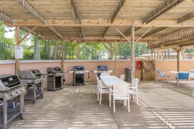 Beautiful End unit 2 Bedrooms 1.5 Baths 1 Car Garage and Heated on Leisure Village Golf Course in New York - for sale on GolfHomes.com, golf home, golf lot