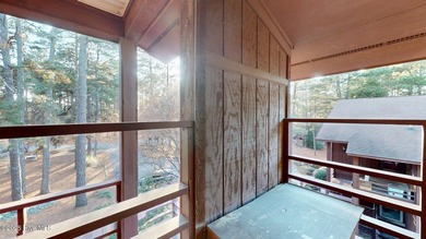 Completely Furnished Golf Front Condo!1 This turnkey condo is on Hyland Golf Club in North Carolina - for sale on GolfHomes.com, golf home, golf lot