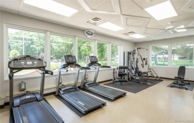 Beautiful End unit 2 Bedrooms 1.5 Baths 1 Car Garage and Heated on Leisure Village Golf Course in New York - for sale on GolfHomes.com, golf home, golf lot