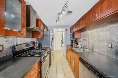 This Carlton Model condo offers a great opportunity to own in on Blue Ridge Golf Club in New York - for sale on GolfHomes.com, golf home, golf lot