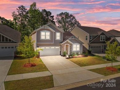 Welcome home! Master Suite with 1.5 baths on the main level on Oak Hills Golf Course in North Carolina - for sale on GolfHomes.com, golf home, golf lot