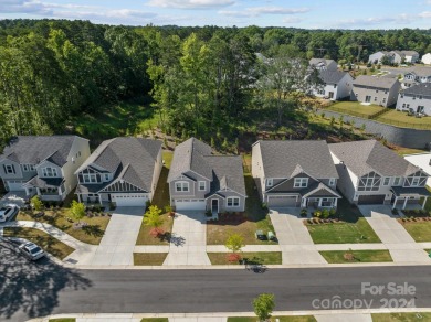 Welcome home! Master Suite with 1.5 baths on the main level on Oak Hills Golf Course in North Carolina - for sale on GolfHomes.com, golf home, golf lot