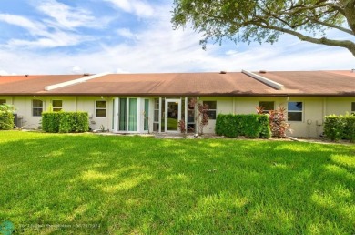 2 bed and 2 full bathroom single story villa with attached 1 car on Colony West Country Club in Florida - for sale on GolfHomes.com, golf home, golf lot