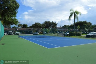 2 bed and 2 full bathroom single story villa with attached 1 car on Colony West Country Club in Florida - for sale on GolfHomes.com, golf home, golf lot