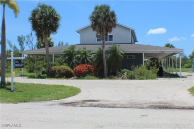 DIAMOND IN THE ROUGH! A GORDON G LEWIS DESIGNED 65 ACRE 18 HOLE on Alden Pines Golf Club in Florida - for sale on GolfHomes.com, golf home, golf lot