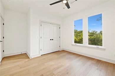 Welcome to 31 Cullen Hills Drive--a stunning 3-bedroom + office on Bella Vista Country Club - Scottsdale in Arkansas - for sale on GolfHomes.com, golf home, golf lot