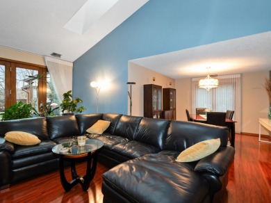 Welcome home to this rarely available 3 bedroom/2 bath with 2 on Oak Hills Country Club in Illinois - for sale on GolfHomes.com, golf home, golf lot
