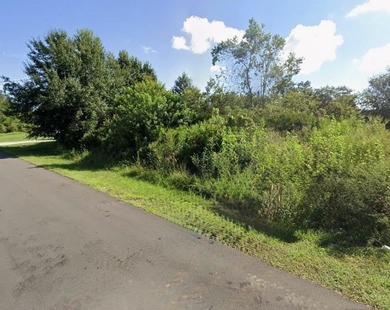 Spacious residential lot situated in the established and highly on Sun n Lake Golf and Country Club in Florida - for sale on GolfHomes.com, golf home, golf lot