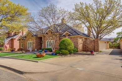 Welcome to a comfortable, quiet retreat in the most charming on LakeRidge Country Club in Texas - for sale on GolfHomes.com, golf home, golf lot