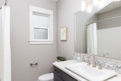 Welcome to your home with a view! This beautiful 3 bed, 2 bath on Hunters Point Golf Club in Idaho - for sale on GolfHomes.com, golf home, golf lot