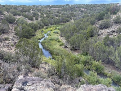 Welcome home to this great lot to start fresh and build your on Silver Creek Golf Club in Arizona - for sale on GolfHomes.com, golf home, golf lot