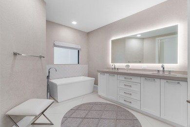 Immaculate, completely renovated MOVE IN READY 3 bedrooms with 3 on Addison Reserve in Florida - for sale on GolfHomes.com, golf home, golf lot