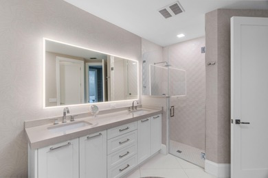 Immaculate, completely renovated MOVE IN READY 3 bedrooms with 3 on Addison Reserve in Florida - for sale on GolfHomes.com, golf home, golf lot