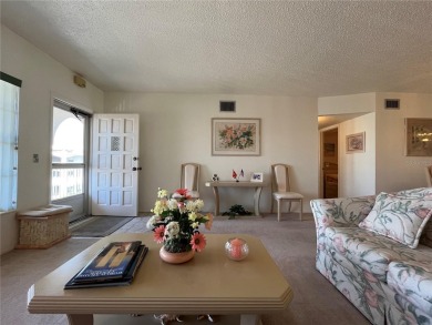 Come see this 1400 sq ft 2/Bed 2/Bath fully furnished condo in on On Top Of The World Golf Course in Florida - for sale on GolfHomes.com, golf home, golf lot