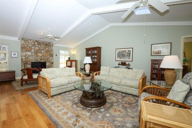 Creampuff! Come and get this perfect home in the heart of on Sweetwater Country Club in Florida - for sale on GolfHomes.com, golf home, golf lot