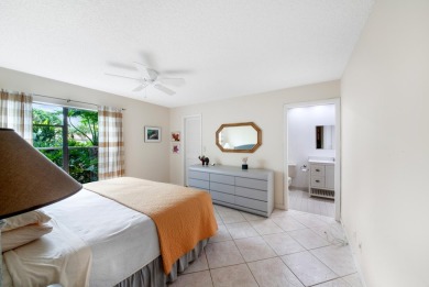 Welcome to this beautifully maintained 2-bedroom, 2.5-bathroom on Indian Spring Golf and Country Club in Florida - for sale on GolfHomes.com, golf home, golf lot