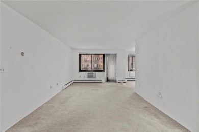 Commuter's Dream! 2 bedrooms, 2 bathrooms with terrace with on Scarsdale Golf Club in New York - for sale on GolfHomes.com, golf home, golf lot