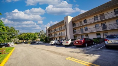 2/2 condo in Sunrise lakes Phase 4. This unit is situated in a on Sunrise Lakes Phase IV Golf Course in Florida - for sale on GolfHomes.com, golf home, golf lot