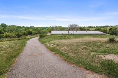 Peaceful retreat surrounded by trees and wildlife! Quaint 2 bed on Clarendon Country Club in Texas - for sale on GolfHomes.com, golf home, golf lot
