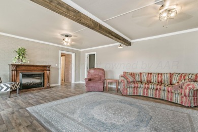 Peaceful retreat surrounded by trees and wildlife! Quaint 2 bed on Clarendon Country Club in Texas - for sale on GolfHomes.com, golf home, golf lot