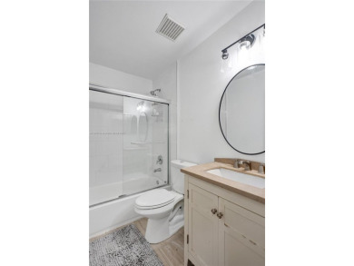 Charming Townhouse Style Condo in the Heart of Kendale Lakes! on Miccosukee Golf and Country Club in Florida - for sale on GolfHomes.com, golf home, golf lot