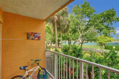 Charming Townhouse Style Condo in the Heart of Kendale Lakes! on Miccosukee Golf and Country Club in Florida - for sale on GolfHomes.com, golf home, golf lot