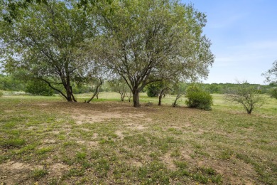 3 bedroom, 2 bath, 2-car garage home situated on nearly 3 acres on Clarendon Country Club in Texas - for sale on GolfHomes.com, golf home, golf lot