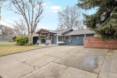 Welcome to this beautifully remodeled 4bd, 3.5 ba. single level on Rogue Valley Country Club in Oregon - for sale on GolfHomes.com, golf home, golf lot