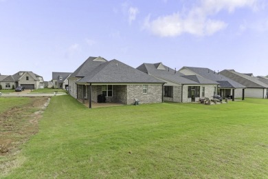 Golfers Paradise! Just a year old and overlooking Fair Oaks golf on Fair Oaks Golf Club in Tennessee - for sale on GolfHomes.com, golf home, golf lot