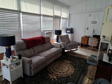 This lovely 1bed 1bat is located in Silver Dollar Rv Resort! on Silver Dollar Golf and Trap Club in Florida - for sale on GolfHomes.com, golf home, golf lot