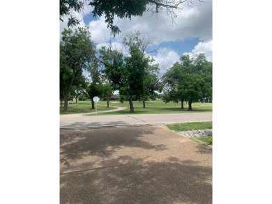 2 bedroom, 3 bath home in beautiful gated Pecan Plantation in on Pecan Plantation Country Club in Texas - for sale on GolfHomes.com, golf home, golf lot