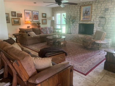2 bedroom, 3 bath home in beautiful gated Pecan Plantation in on Pecan Plantation Country Club in Texas - for sale on GolfHomes.com, golf home, golf lot
